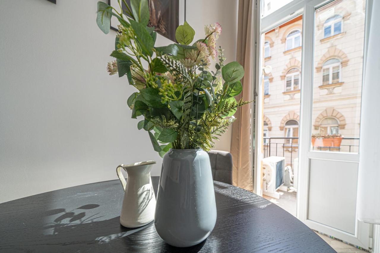 K33- Boutique Apartments, Best Location, By Bqa Budapest Luaran gambar